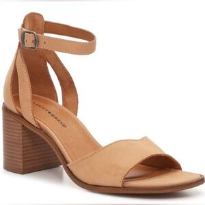 NWOT Lucky Brand Solinio Sandals size 8